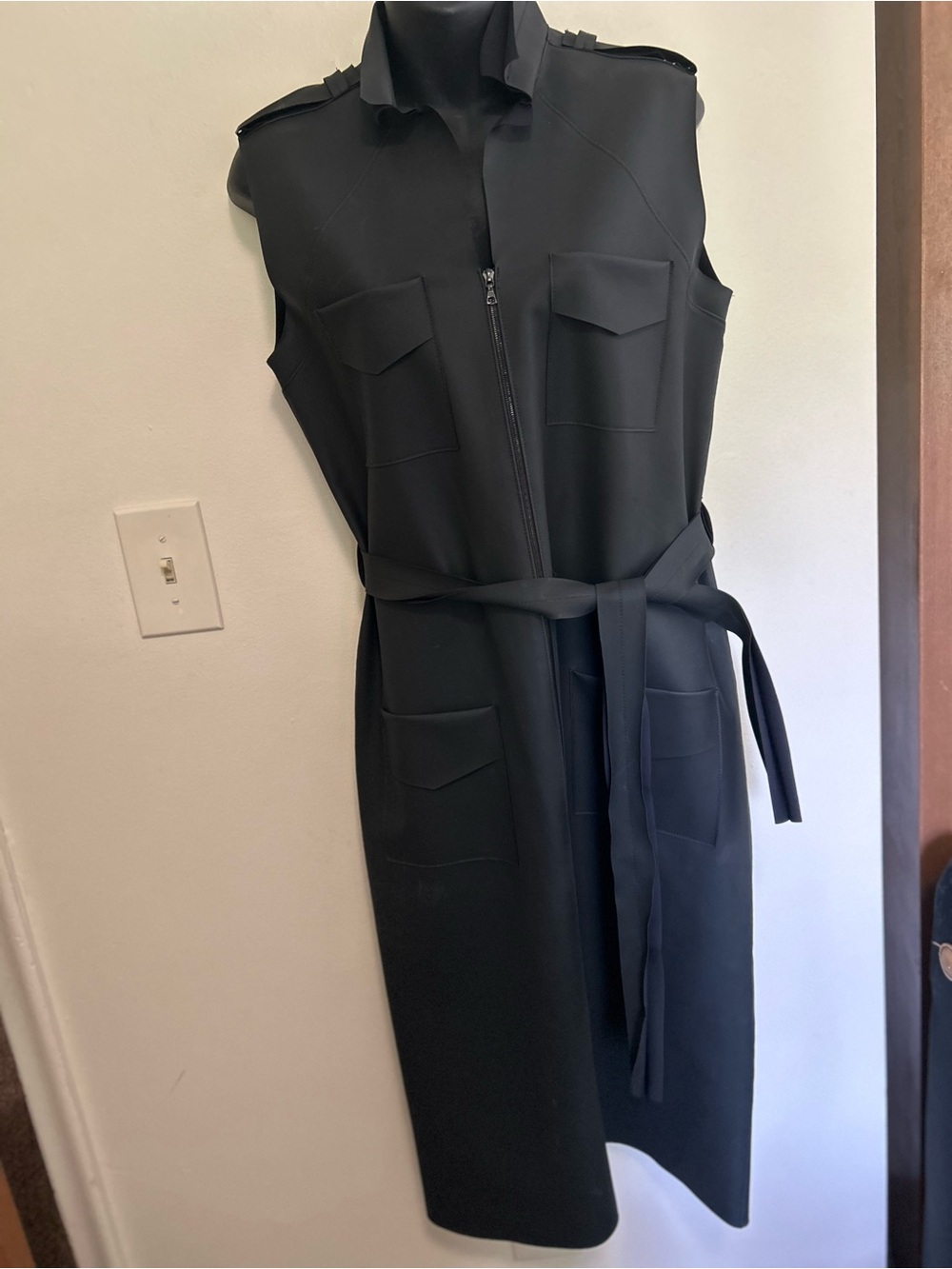 Maria Pinto Minimalist Sleeveless Black Belted Dress